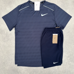 Nike - Blauwe t-shirt + Blauwe shorts