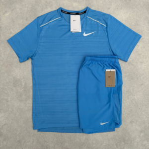 Nike - Blauwe t-shirt - Blauwe shorts