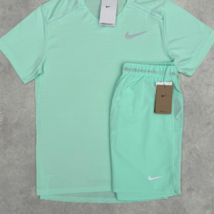Nike - Groene t-shirt + Groene shorts